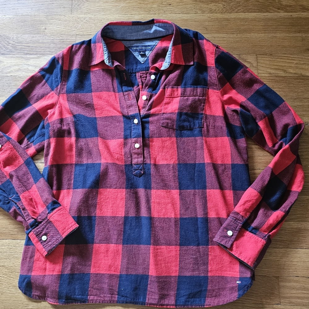 Tommy Hilfiger Red Plaid Flannel Shirt Long Sleeves Women's Size Medium - Picture 3 of 14